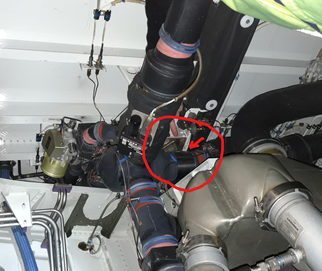 Figure 1: LH bleed air supply duct leak location