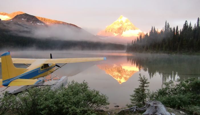 Crédit : Keith Monroe - Reflet du Mont Ida sur le lac Jarvis, parc provincial Kakwa BC